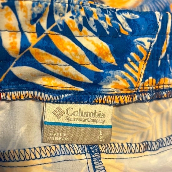 Columbia PFG shorts - Picture 3 of 6